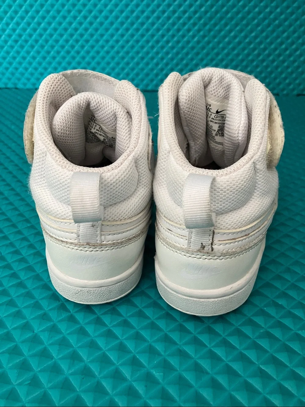 NIKE Kids Unisex Leather Court Borough Mid 2 in the 